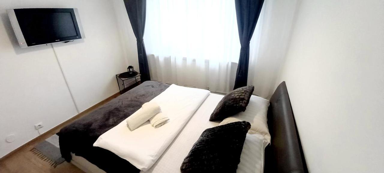 33 Coquette Apartment Бая-Маре Экстерьер фото