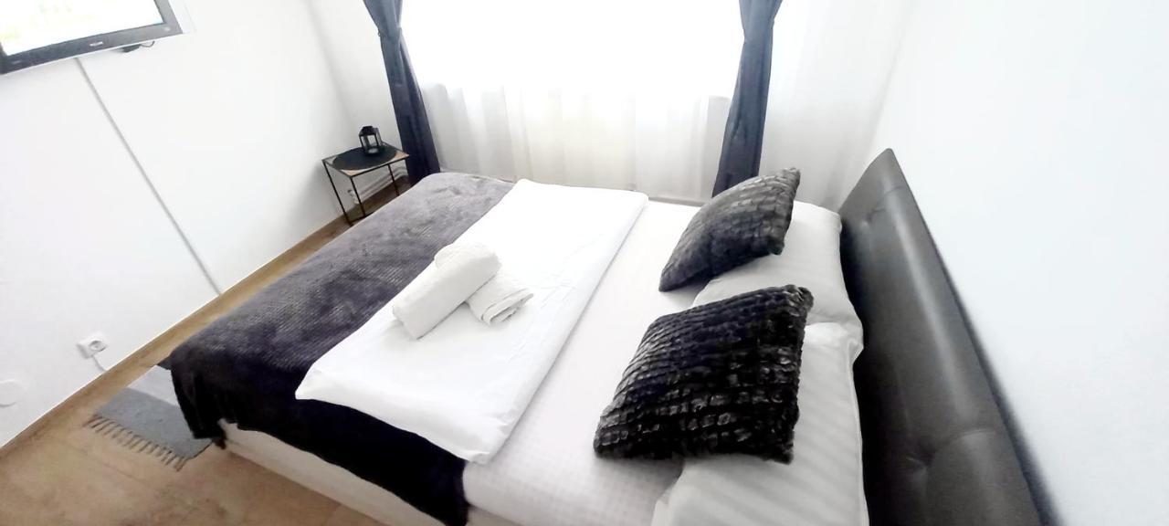 33 Coquette Apartment Бая-Маре Экстерьер фото